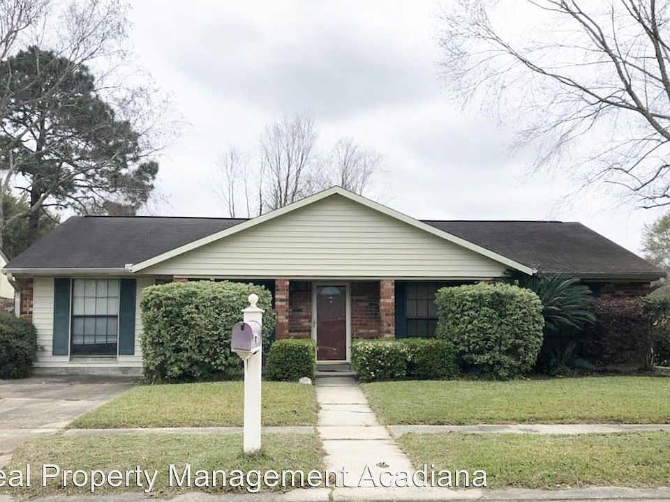 1st image of 200 Village Ln