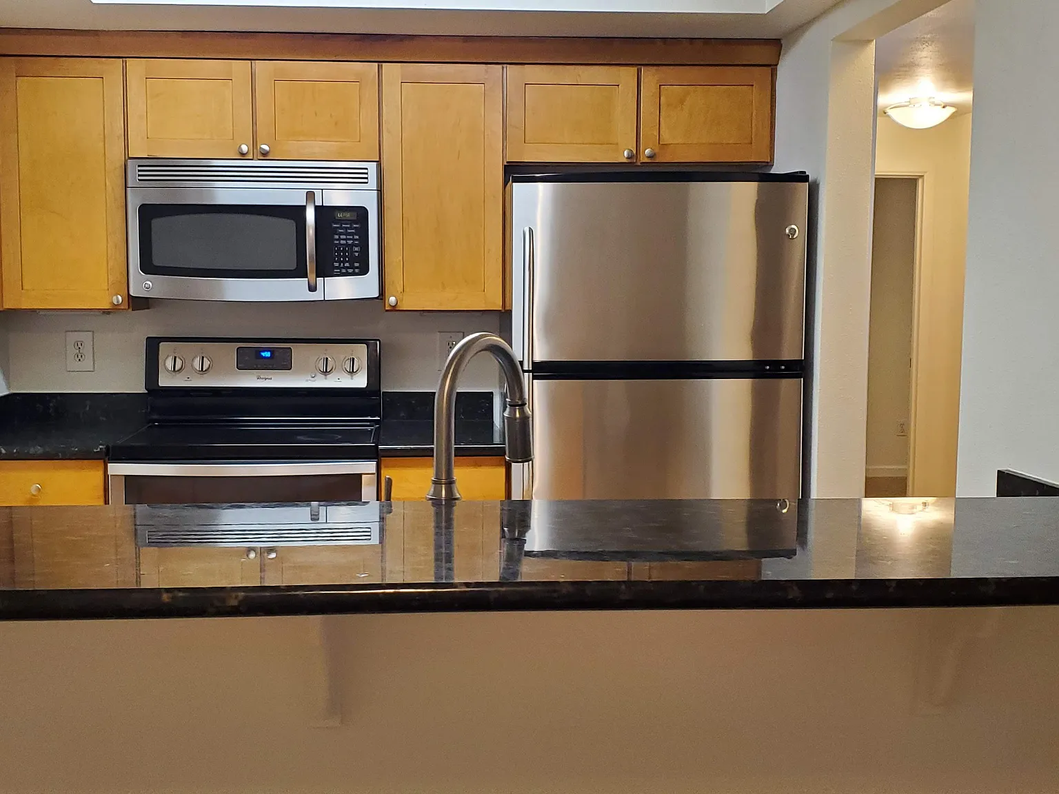 2 bed, 790 sqft, $2,100 — Photo 4