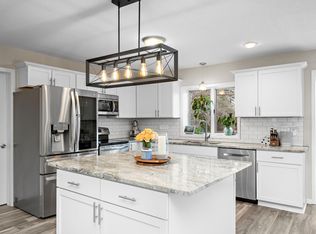 5249 W 95th St, Bloomington, MN 55437