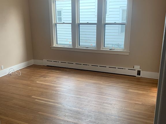 3rd image of 610 N Hartwell Ave