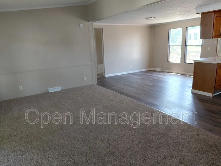 301 Mantle Ave #312KC — Photo 7