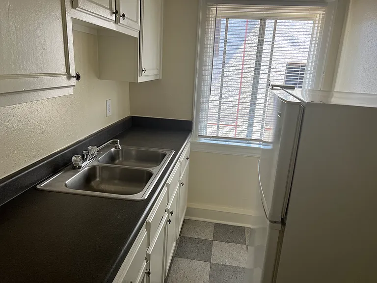 335 1/2 S Berendo St #AC405 — Photo 8