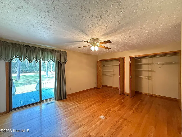 315 W Craven Ave — Photo 23