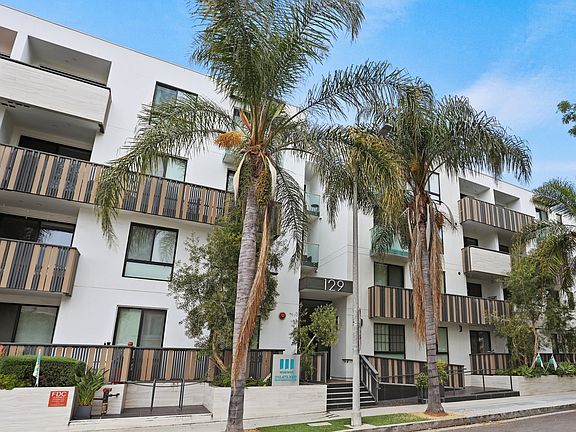 Street View of Kings on Third by Wiseman