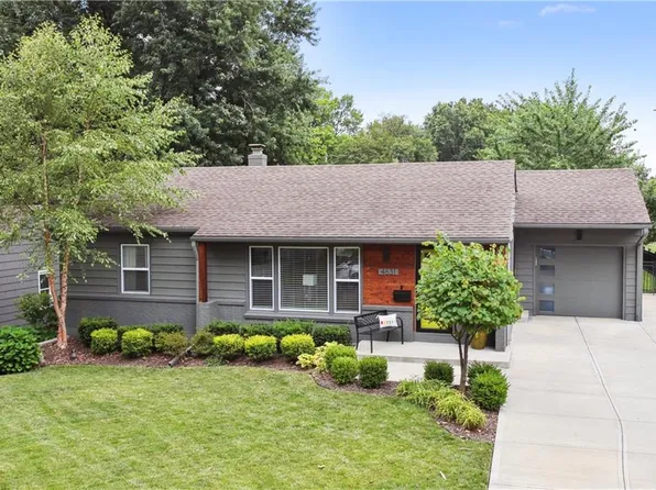 4631 W 61st St, Fairway, KS 66205