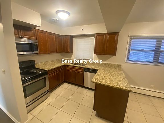 4th image of 503 N Sheridan Rd #A2