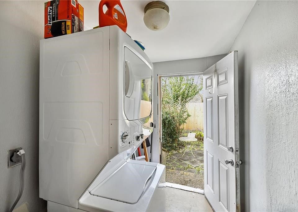 1st image of 2216-18 Cadiz St