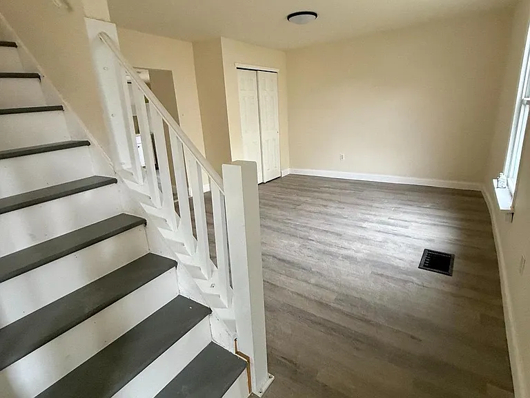 15 Williams St — Photo 4