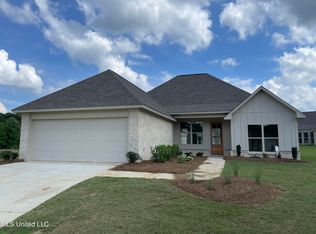 124 Willow Ave, Canton, MS 39046