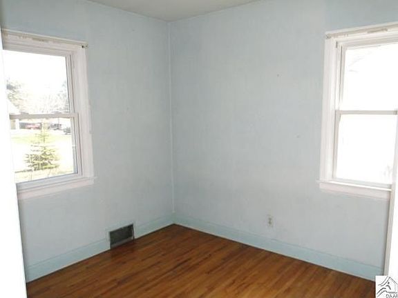 5th image of 5126 Glenwood St