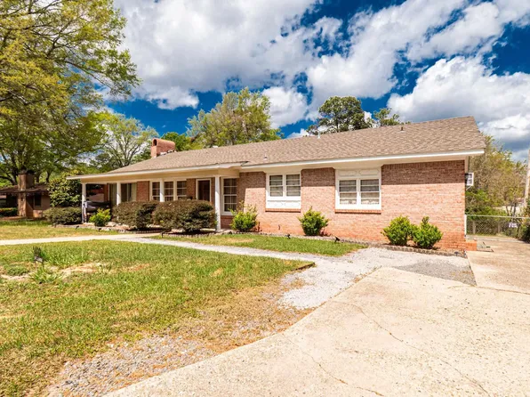 1402 W Faulkner St, El Dorado, AR 71730