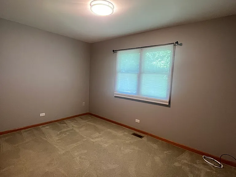 10304 Wilmette Ave — Photo 10