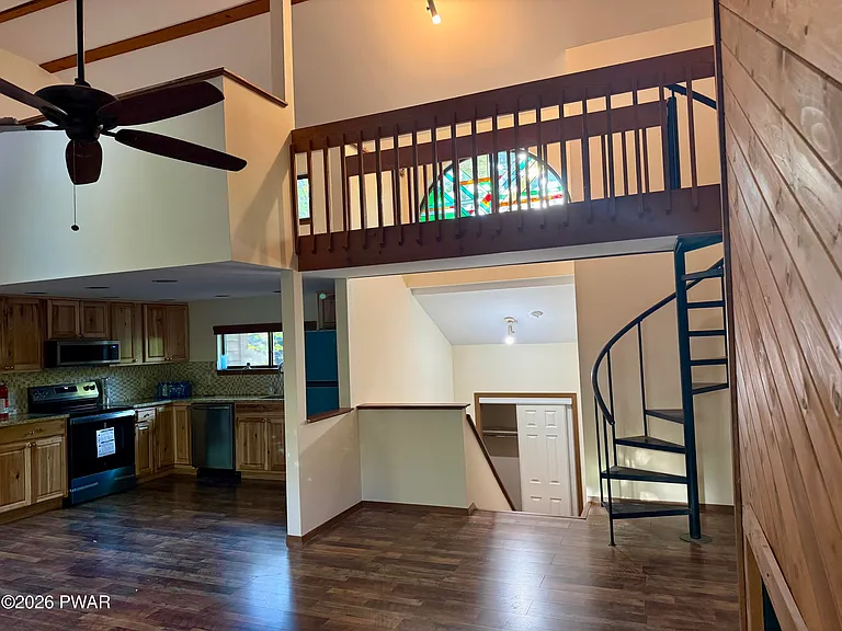 159 Stream Ct — Photo 2