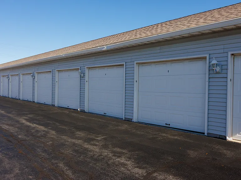 Garages Available To Rent
