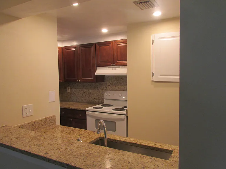 180 Magnolia Woods Ct #19C — Photo 10