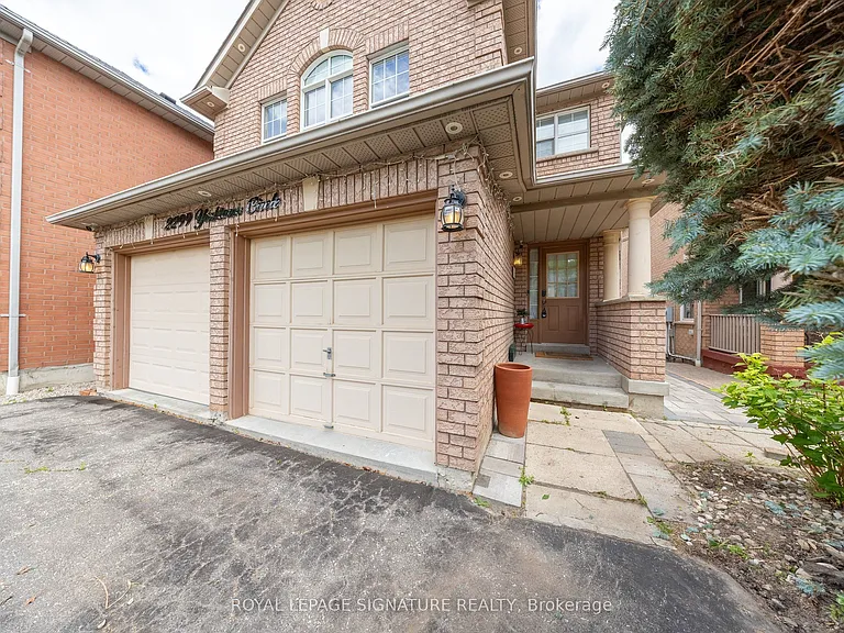 2299 Yorktown Cir — Photo 33