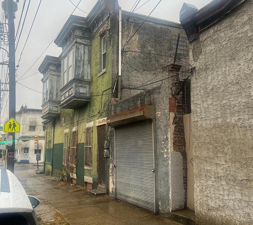 2nd image of 2901 N 23rd St