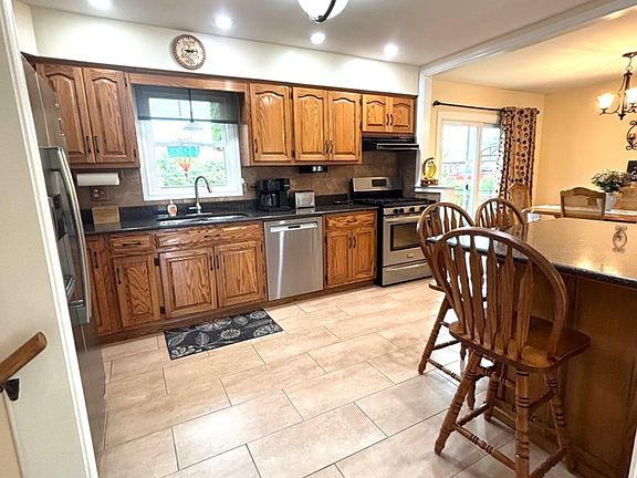 4th image of 508 Willow Ln