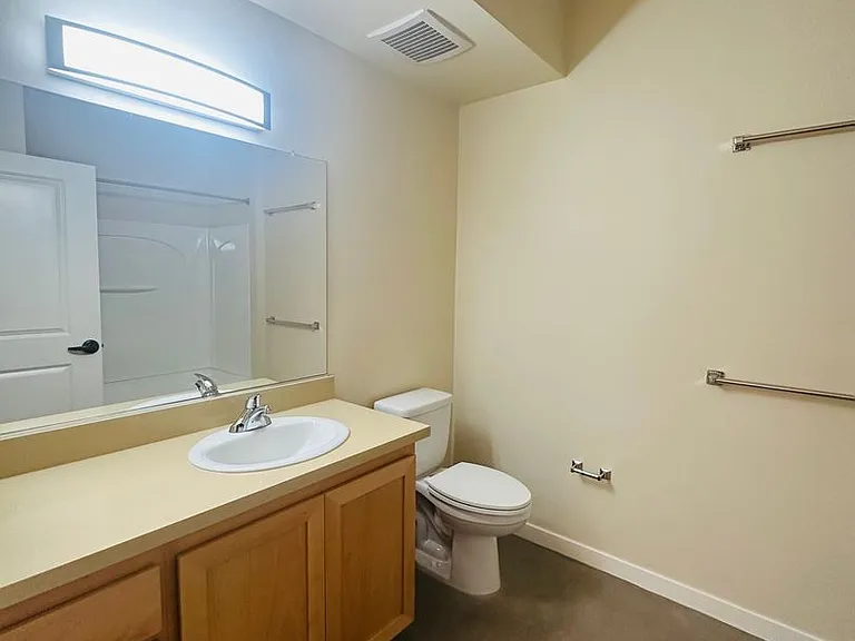 H Street Apartments — Photo 25