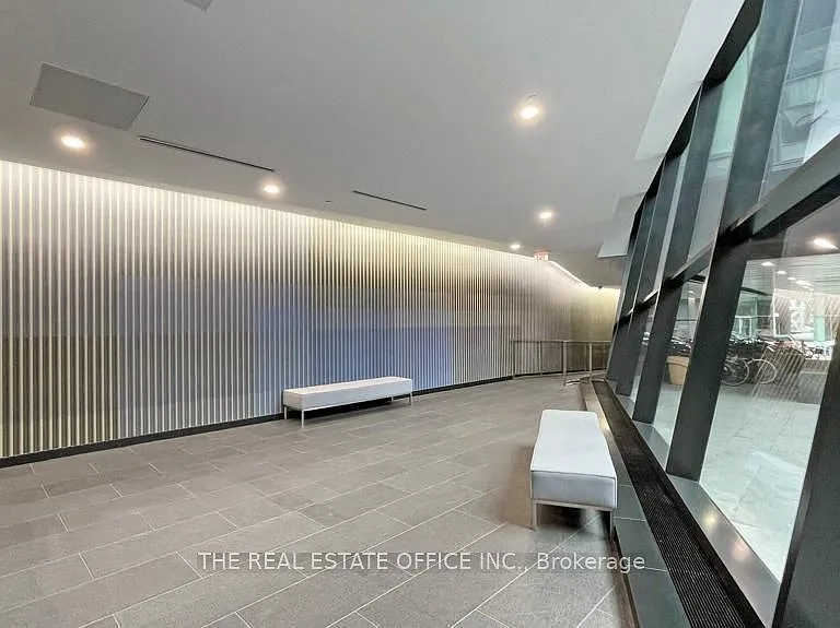 629 King St W #331 — Photo 37