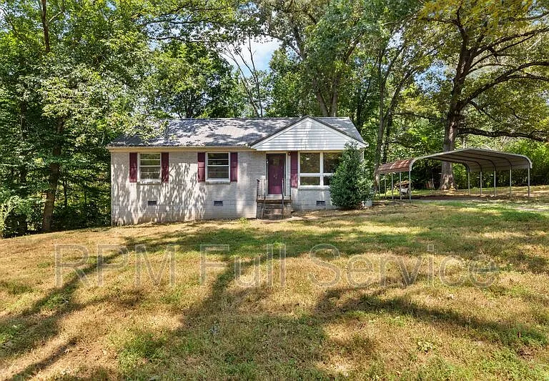 570 Carol Dr — Photo 1