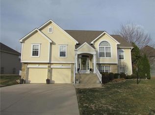 4207 Kensington Dr, Saint Joseph, MO 64506