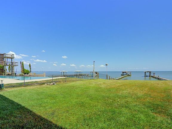 5th image of 4203 Bayshore Dr
