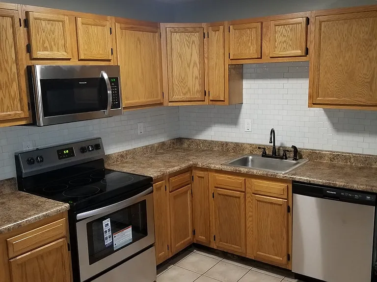 70 Montgomery St #8 — Photo 13