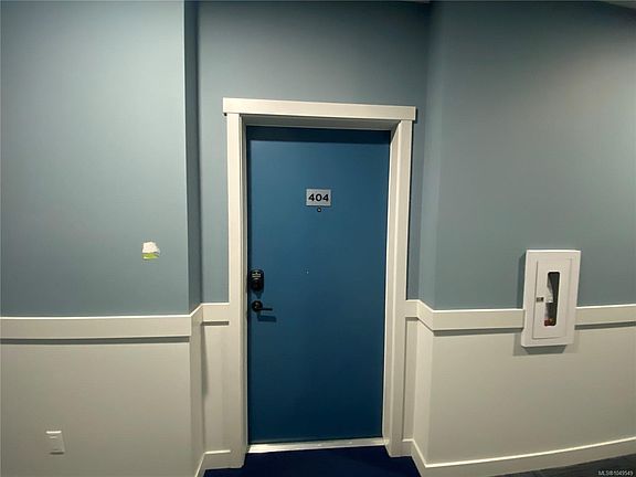 3rd image of 2469 Gateway Rd #404