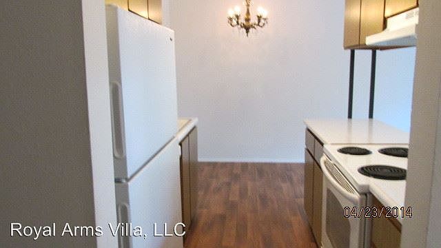 2nd image of 133 SW Normandy Rd APT 17