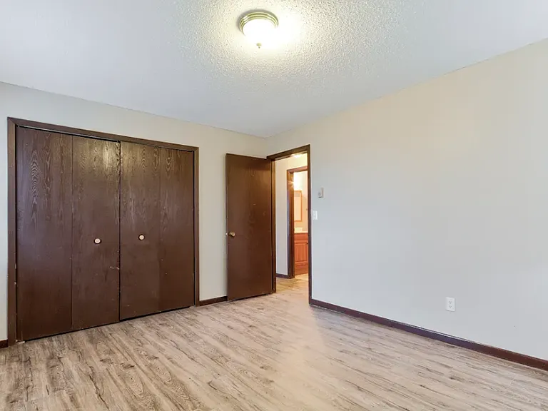 Foot Lake Apartments — Photo 29