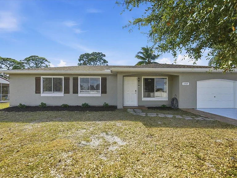 1969 SE Redwing Cir — Photo 4