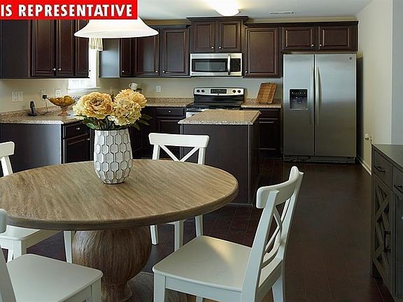 2nd image of 109 Longleaf Dr Unit 295