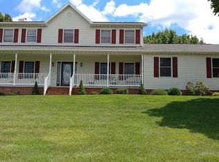 14 Waterview Rd, Hanover, PA 17331