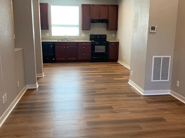 9016 E 52nd Ave — Photo 28