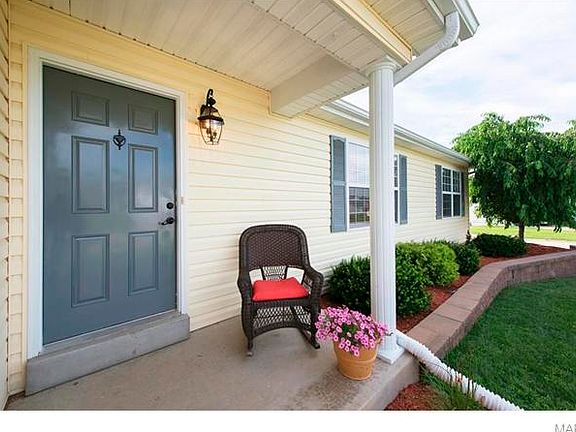 2nd image of 147 Cuivre River Dr