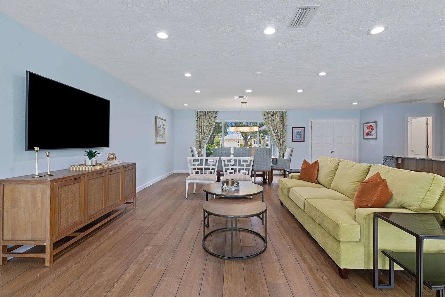 4 bed, 4.0 bath, $4,725 — Photo 4
