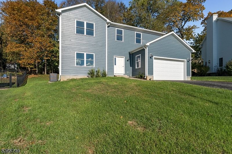 1st image of 9 Heather Hill Rd
