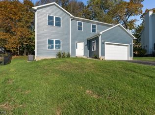 9 Heather Hill Rd, Washington, NJ 07882