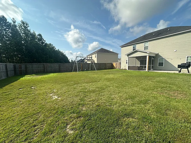 112 S Sea St — Photo 38