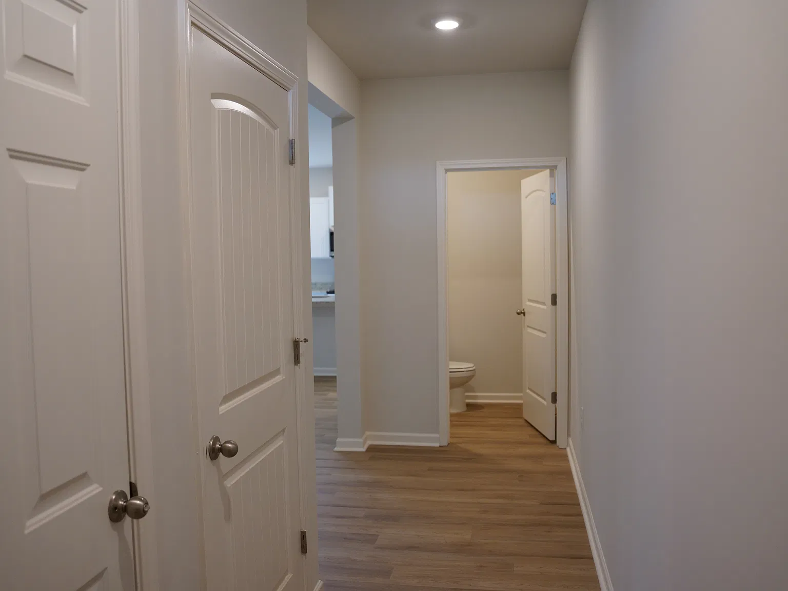 3 bed, 2.5 bath, 1877 sqft, $2,249 — Photo 4