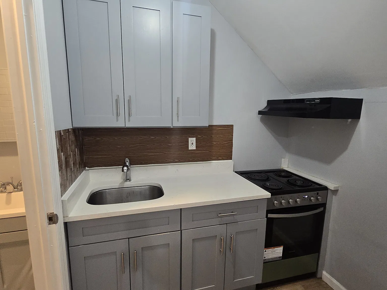 1 bed, $1,300 — Photo 1