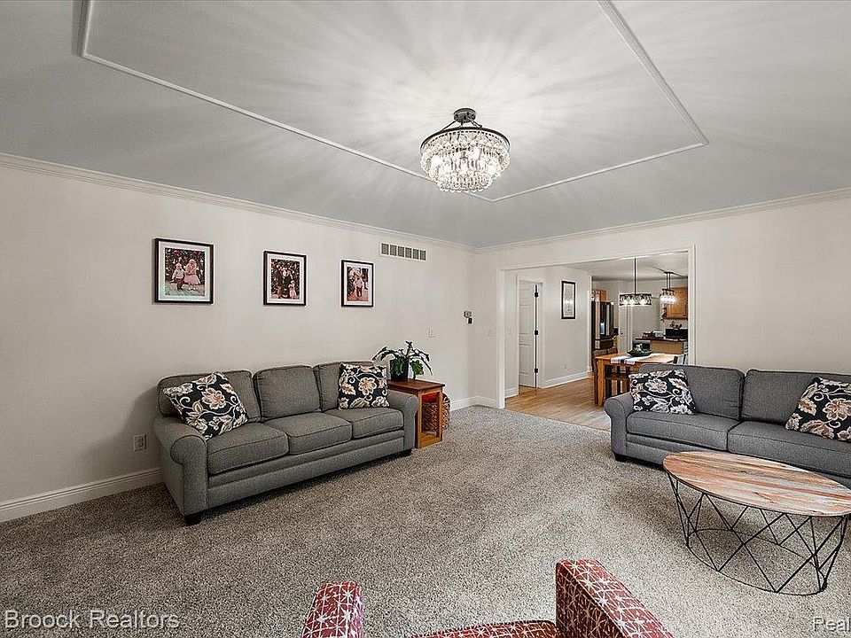 24435 Nantucket Dr, photo 26