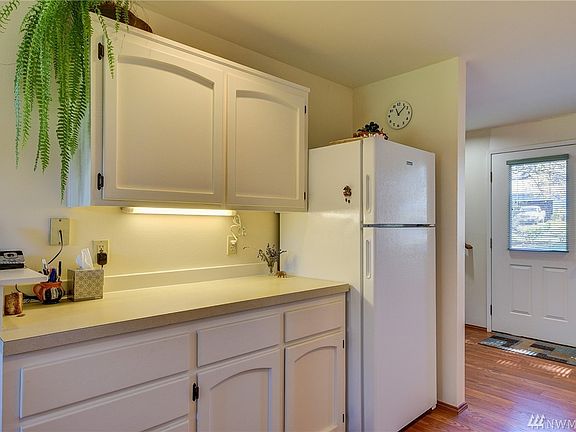 4th image of 1262 Admirals Dr
