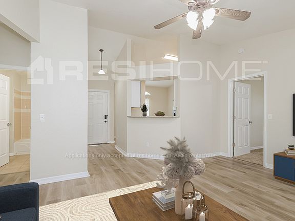 4th image of 257 Oakview Ave