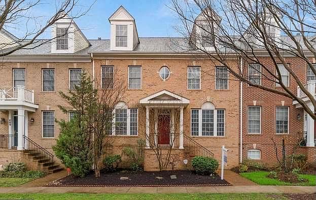 1st image of 407 Garden View Way