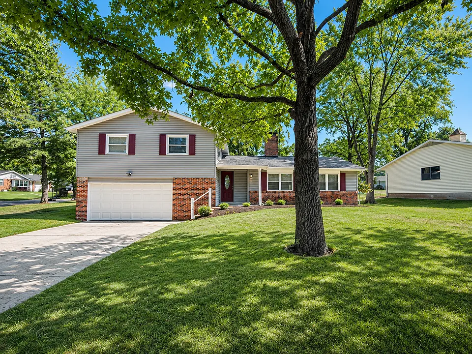 106 Lake Point Dr