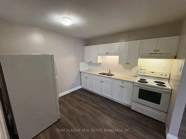 52 Hiawatha St #301 — Photo 10