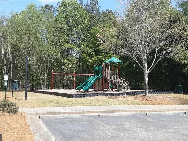132 Lakeshore Pkwy — Photo 15