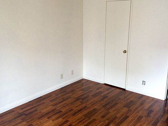 3rd image of 124 Park Shadow Ct
